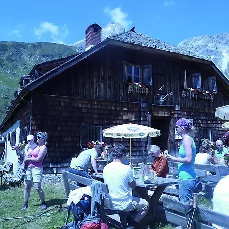 Haus Santorum 상트미카엘임룽가우